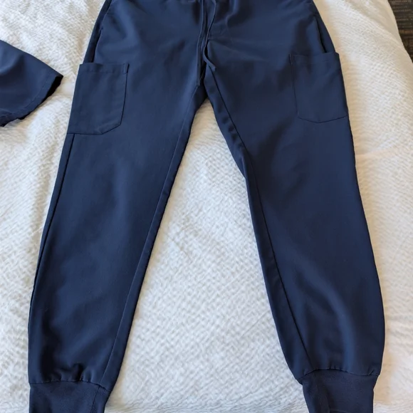 Mandala Scrubs set, Navy Blue, size Small - Picture 3 of 4